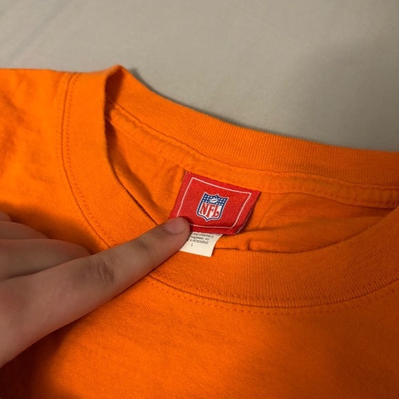 LARGE ORANGE OFFICIAL VINTAGE NFL SHIRT - Picture 4 of 5